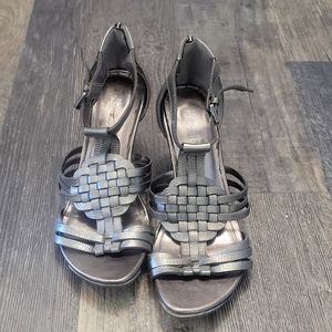 Kenneth Cole reaction